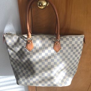 LV purse